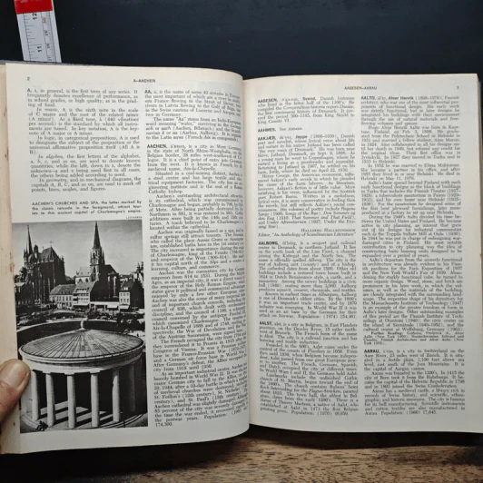Encyclopedia Americana Vol.1 รูปที่ 11