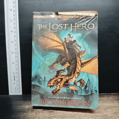 The Lost Hero - Rick Riordan รูปที่ 1