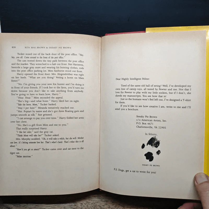 Rita Mae Brown: Three Mrs. Murphy Mysteries: Wish You Were Here, Rest in Pieces, Murder at Monticello - Rita Mae Brown รูปที่ 8