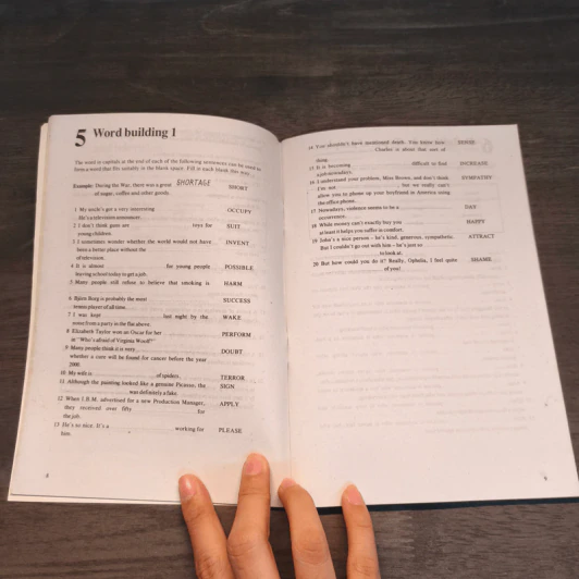 Test Your VOCABULARY 4 - ปีเตอร์ วัตซิน-โจนส์ รูปที่ 9