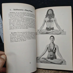 Yoga Against Spinal Pain - Pandit Shiv Sharma รูปที่ 10