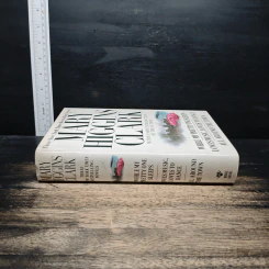 Three New York Times Bestselling Novels - Mary Higgins Clark รูปที่ 3