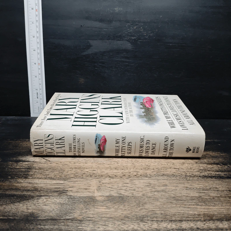 Three New York Times Bestselling Novels - Mary Higgins Clark รูปที่ 3
