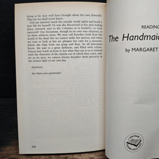 The Handmaid's Tale - Margaret Atwood รูปที่ 9