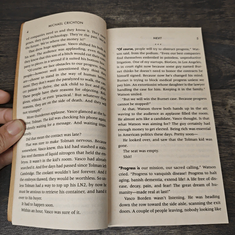 Next - Michael Crichton รูปที่ 7