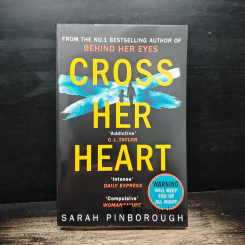 Cross Her Heart - Sarah Pinborough รูปที่ 1
