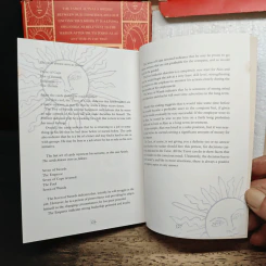 The Tarot: The Traditional Tarot Reinterpreted for the Modern World รูปที่ 11