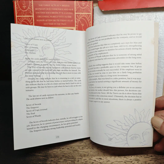 The Tarot: The Traditional Tarot Reinterpreted for the Modern World รูปที่ 11