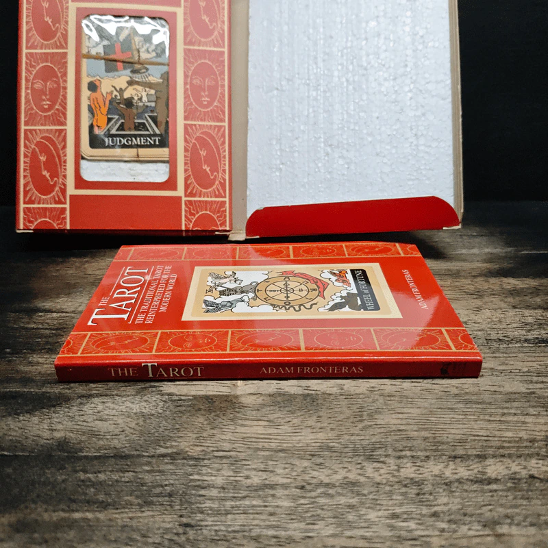 The Tarot: The Traditional Tarot Reinterpreted for the Modern World รูปที่ 4
