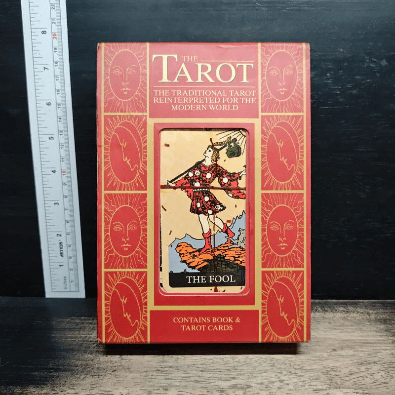 The Tarot: The Traditional Tarot Reinterpreted for the Modern World รูปที่ 1