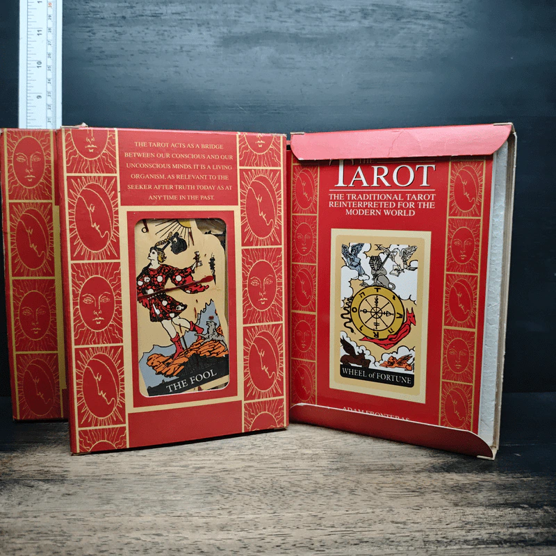 The Tarot: The Traditional Tarot Reinterpreted for the Modern World รูปที่ 3