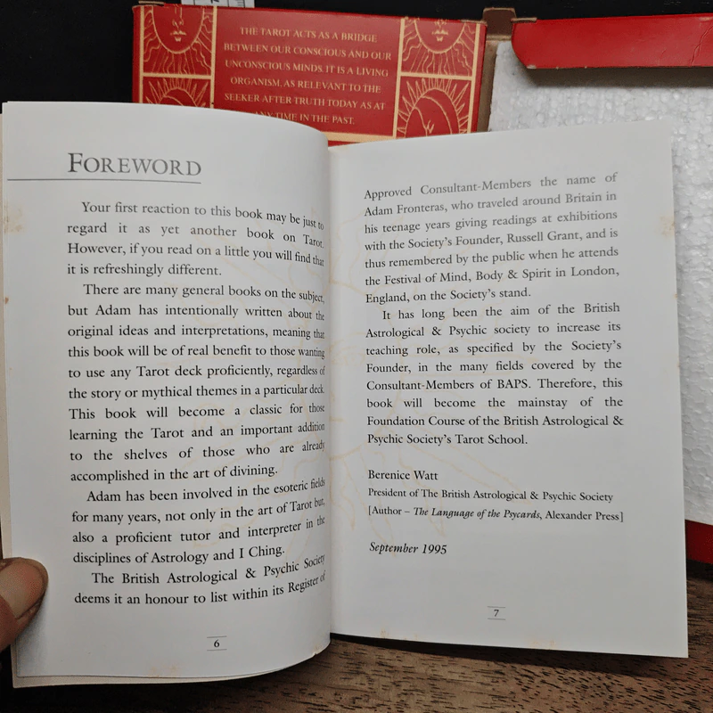 The Tarot: The Traditional Tarot Reinterpreted for the Modern World รูปที่ 8