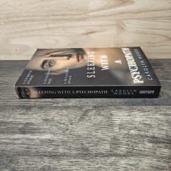 Sleeping with a Psychopath - Carolyn Woods รูปที่ 2