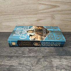 Hero in the Shadows - David Gemmell รูปที่ 2