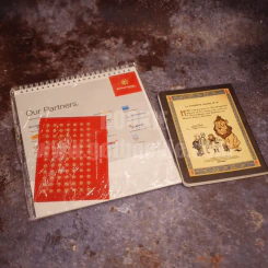 ซื้อ 1 แถม 1 ปฏิทินตั้งโต๊ะ Happy New Year From Switzerland 2015 แถมสมุดบันทึก รูปที่ 2
