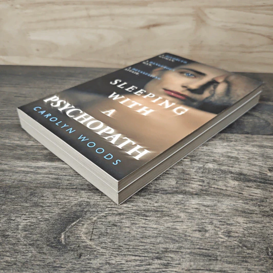 Sleeping with a Psychopath - Carolyn Woods รูปที่ 3