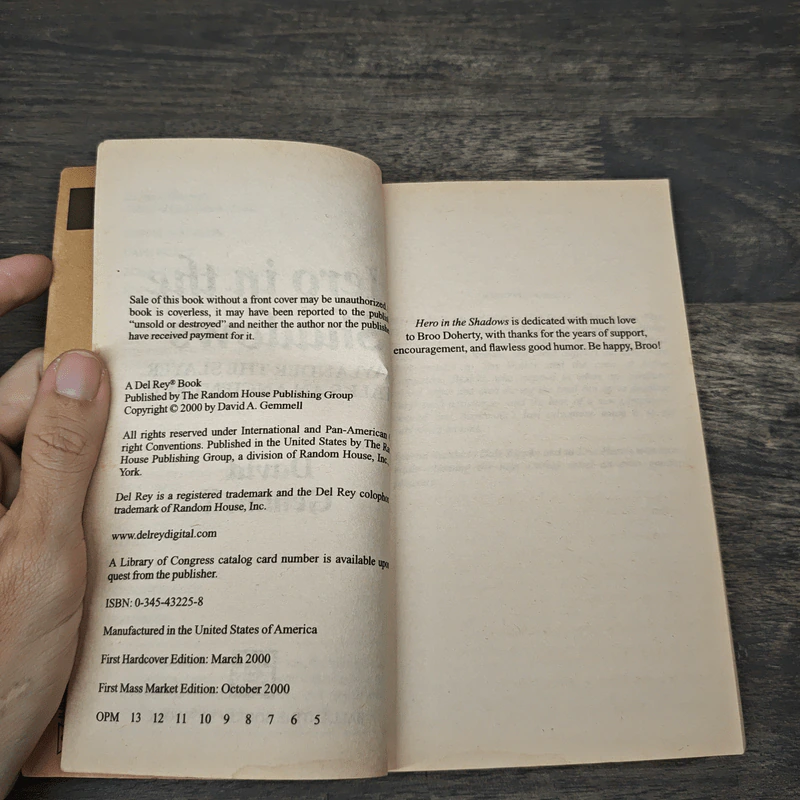 Hero in the Shadows - David Gemmell รูปที่ 6