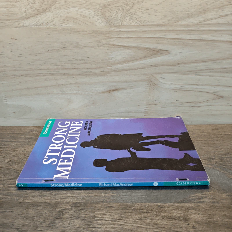 Strong Medicine Level 3 (Cambridge English Readers) - Richard MacAndrew รูปที่ 2
