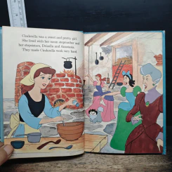 Cinderella's Busy Birthday - Walt Disney Productions รูปที่ 7
