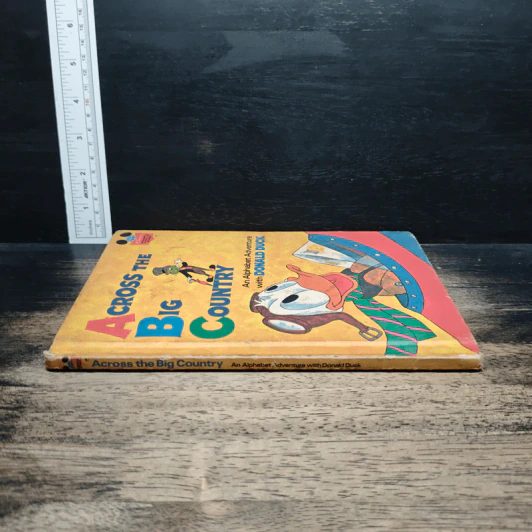 Across the Big Country: An Alphabet Adventure with Donald Duck รูปที่ 3