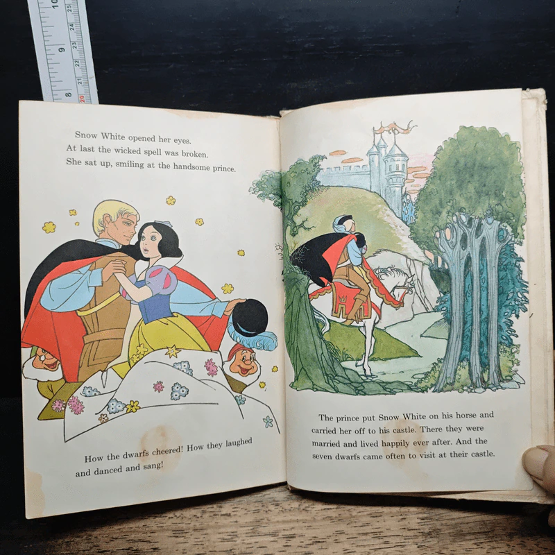 Walt Disney's Snow White Visits the Seven Dwarfs รูปที่ 8