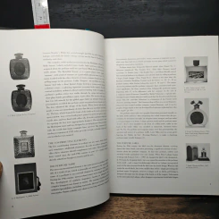 The Art of Perfume: Discovering and Collecting Perfume Bottles - Christie Mayer Lefkowith รูปที่ 8