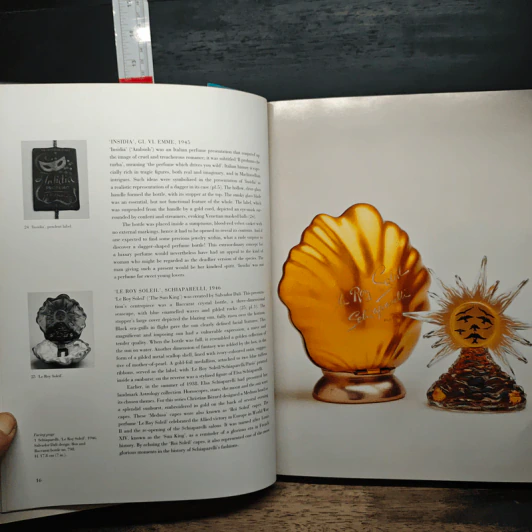 The Art of Perfume: Discovering and Collecting Perfume Bottles - Christie Mayer Lefkowith รูปที่ 9