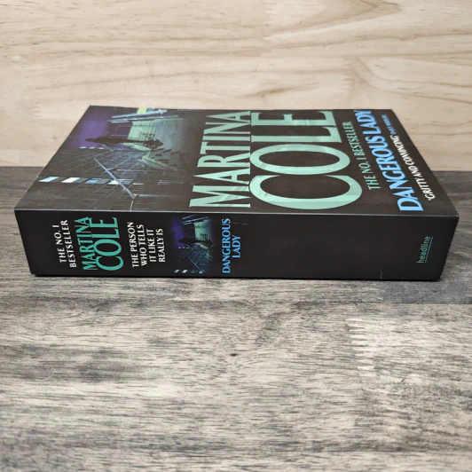 Dangerous Lady - Martina Cole รูปที่ 2