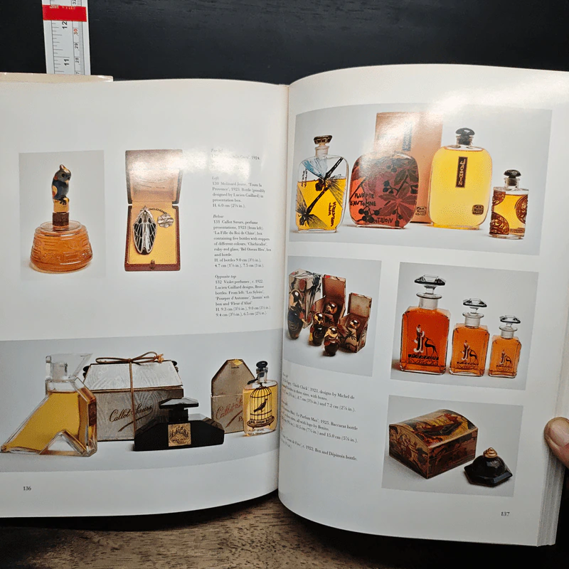 The Art of Perfume: Discovering and Collecting Perfume Bottles - Christie Mayer Lefkowith รูปที่ 11
