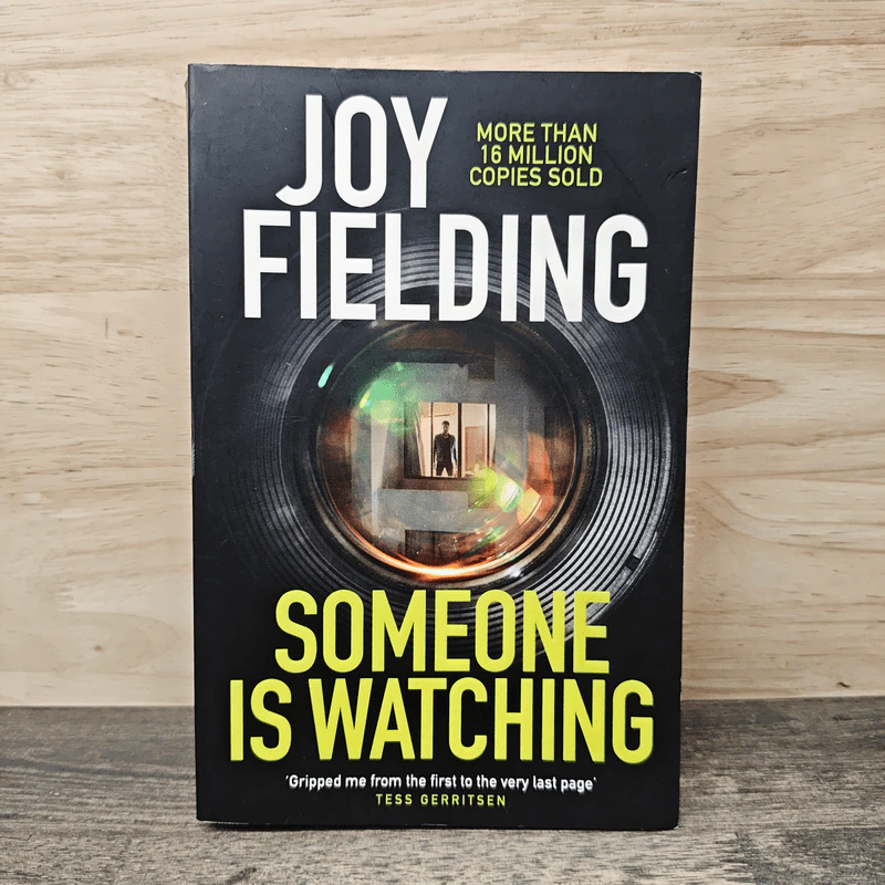 Someone is Watching - Joy Fielding รูปที่ 1