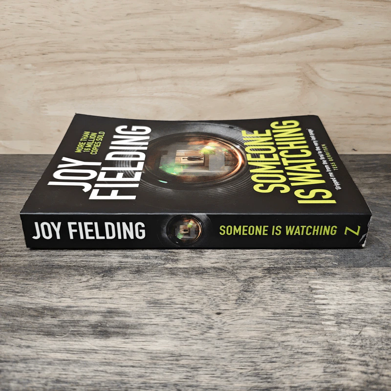 Someone is Watching - Joy Fielding รูปที่ 2