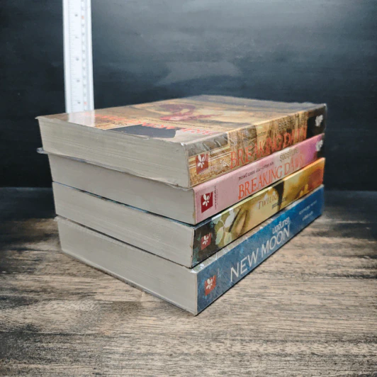 หนังสือ The Twilight Saga 3 เล่ม Twilight + New Moon + Breaking Dawn เล่ม 1-2 รูปที่ 4