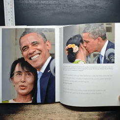 Aung San Suu Kyi:  A Portrait In Words And Pictures - Christophe Loviny รูปที่ 9