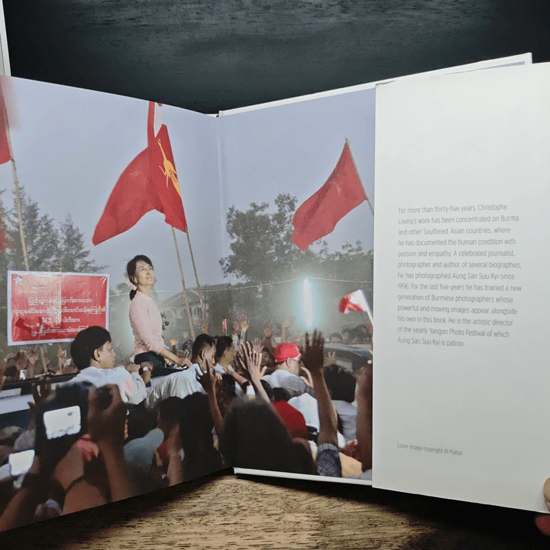 Aung San Suu Kyi:  A Portrait In Words And Pictures - Christophe Loviny รูปที่ 10