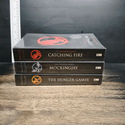 The Hunger Games + Mockingjay + Catching Fire - Suzanne Collins รูปที่ 3
