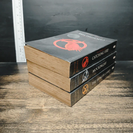 The Hunger Games + Mockingjay + Catching Fire - Suzanne Collins รูปที่ 5