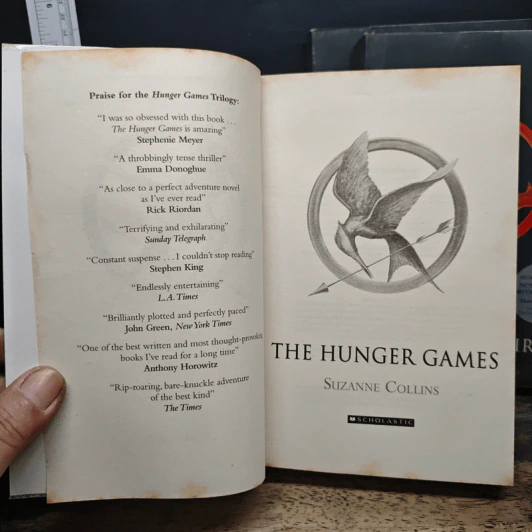 The Hunger Games + Mockingjay + Catching Fire - Suzanne Collins รูปที่ 6