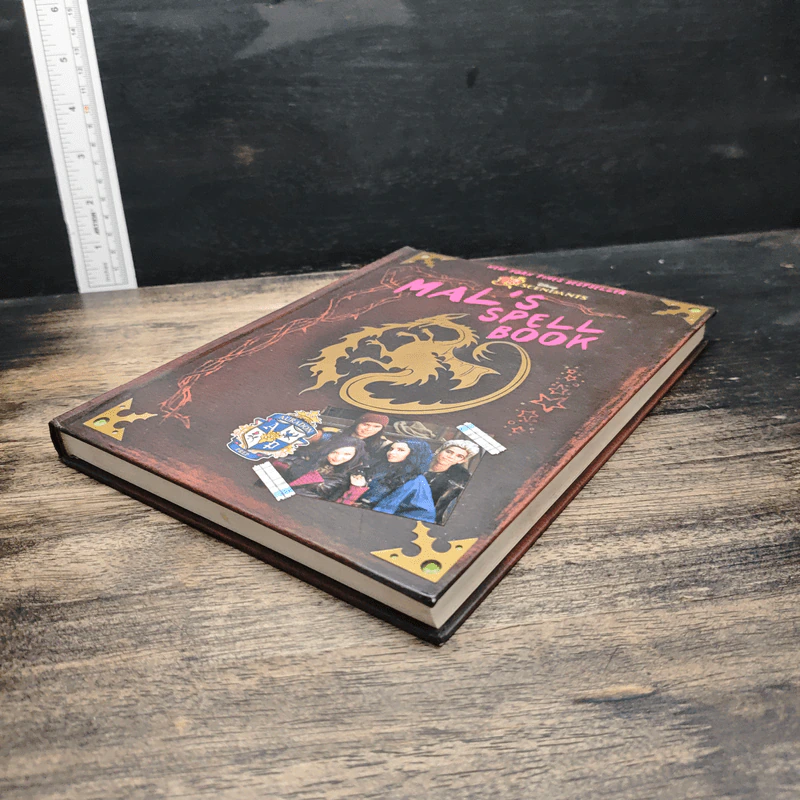 Descendants: Mal's Spell Book รูปที่ 4