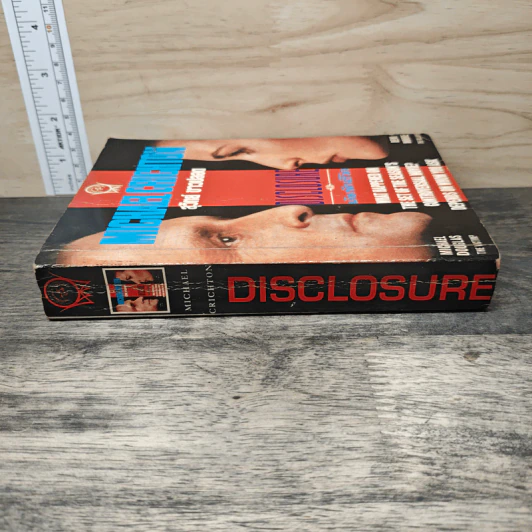 Disclosure เดิมพันชีวิต - Michael Crichton, สุวิทย์ ขาวปลอด รูปที่ 2