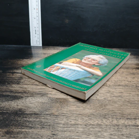 หนังสือ สมเด็จย่า แม่ฟ้าหลวง ย่าของแผ่นดิน รูปที่ 4