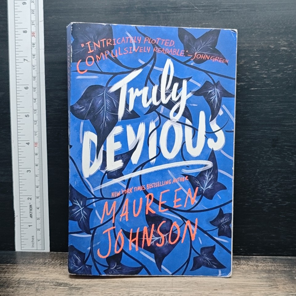 Truly Devious รูปที่ 1