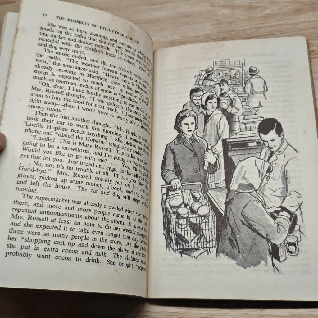หนังสือ The Russells of Hollytree Circle รูปที่ 7