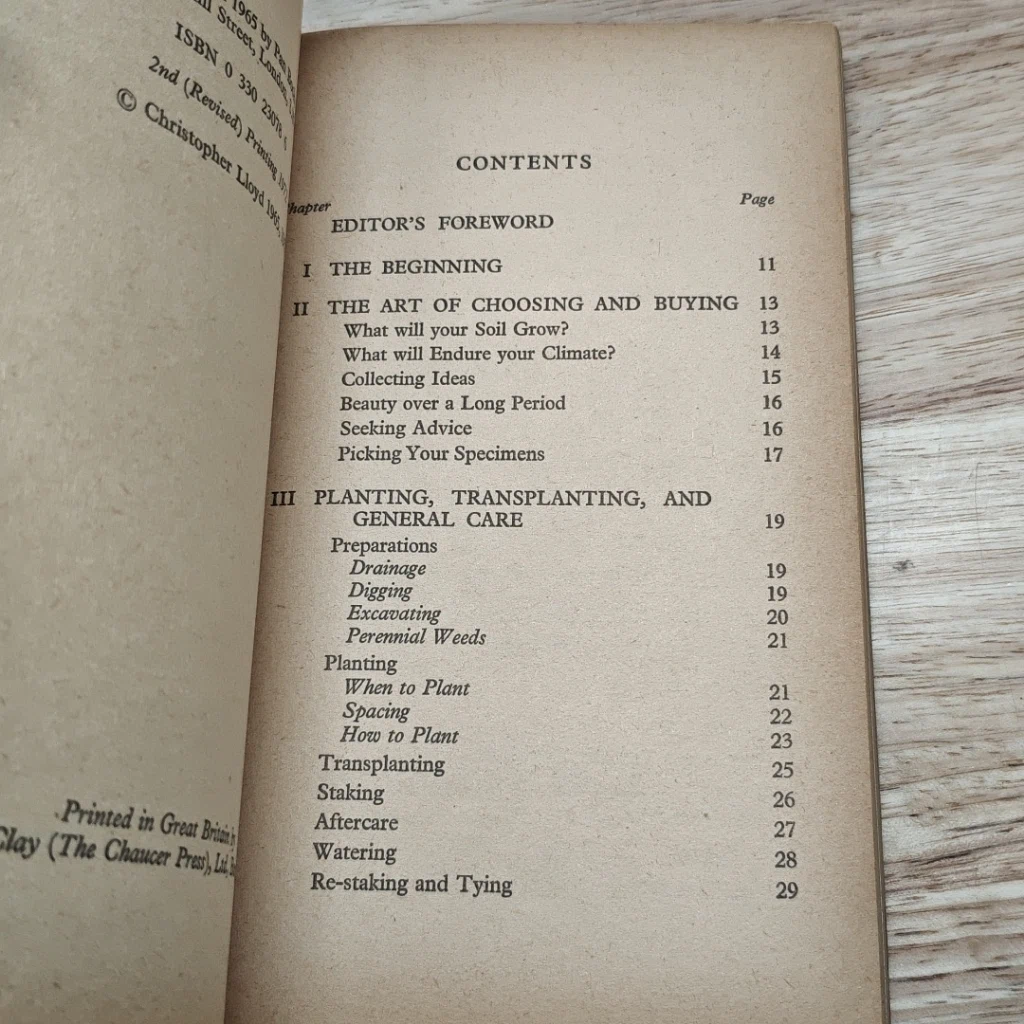 หนังสือ Shrubs and Trees for Small Gardens รูปที่ 7