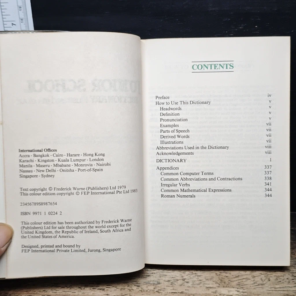 หนังสือ Junior School Dictionary Illustrated in Colour รูปที่ 6