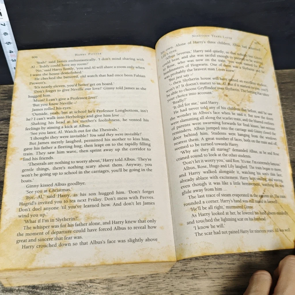 หนังสือ Harry Potter and the Deathly Hallows รูปที่ 8
