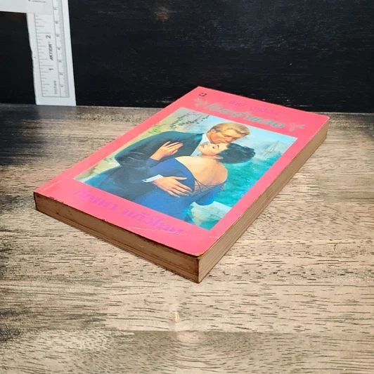 หนังสือ นิยายโรมานซ์ โจรจําแลง รูปที่ 4