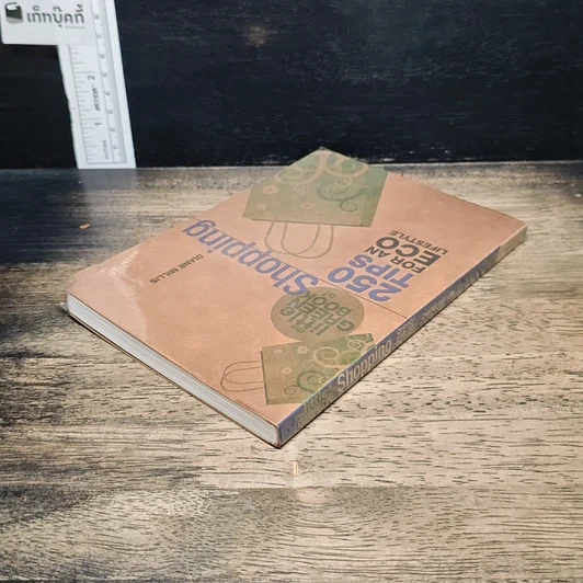 หนังสือ The Little Green Book of Shopping: 250 Tips for an Eco Lifestyle รูปที่ 5
