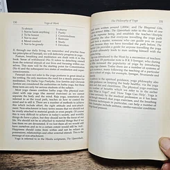 หนังสือ Yoga at Work: 10-minute Yoga Workouts for Busy People รูปที่ 10