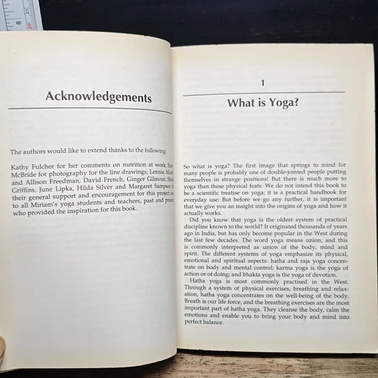 หนังสือ Yoga at Work: 10-minute Yoga Workouts for Busy People รูปที่ 9