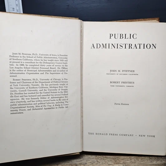 หนังสือ Public Administration รูปที่ 6